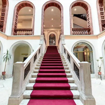 Luxury Loft Next To Saint Mark 아파트 *
